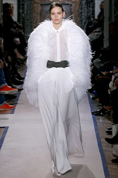 Look 37